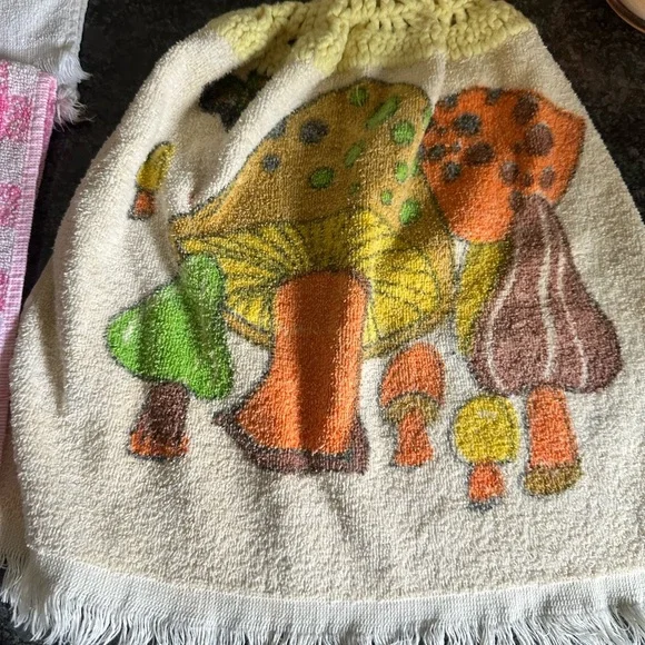 Vintage kitchen hand towels - Picture 5 of 8